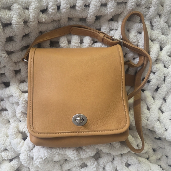 COACH 9076 Vintage Shoulder Bag Turnlock Leather Camel - Picture 1 of 7